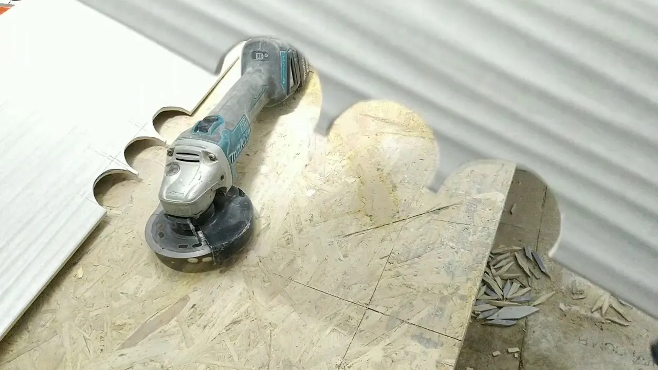 Zdjęcie Jak bezpiecznie wyciąć otwór w kominie ceramicznym bez uszkodzeń – krok po kroku