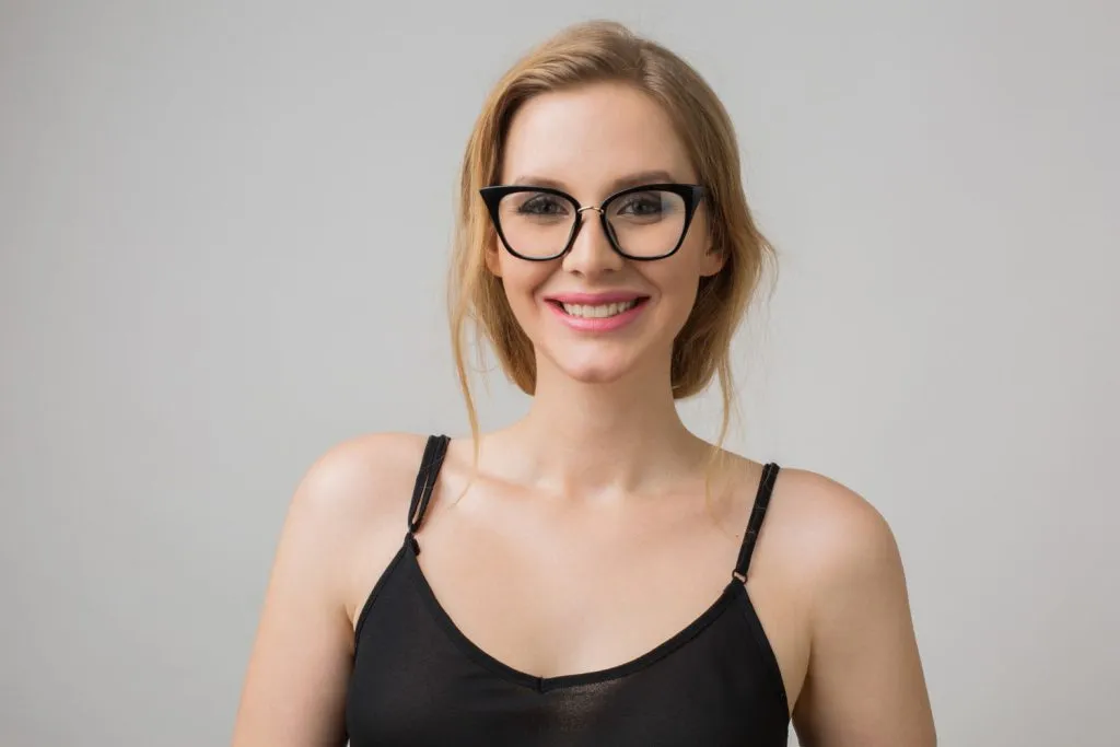 Zdjęcie Najlepsze oprawki dla osób z dużą wadą wzroku – jak je dobrać?