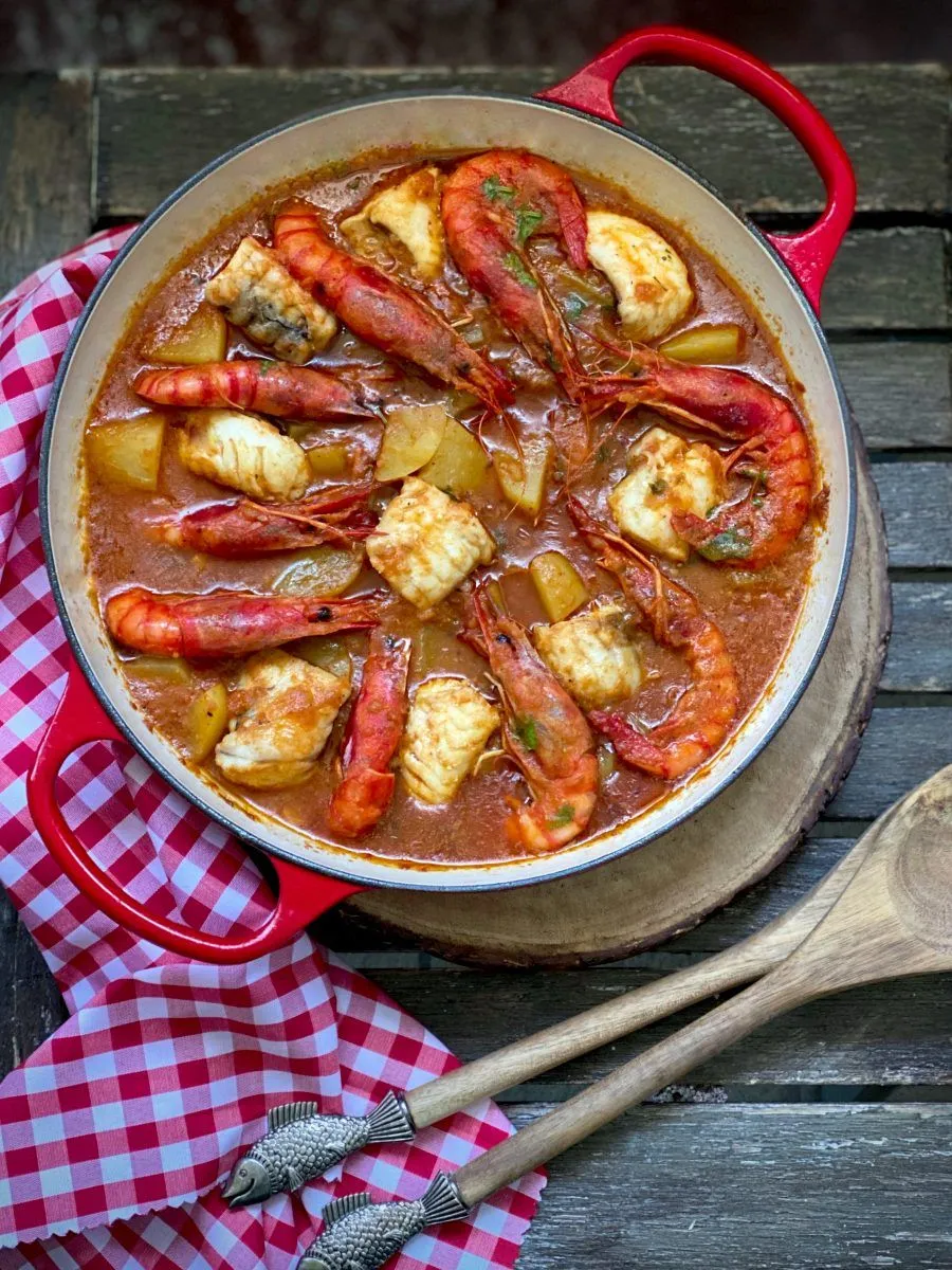 Zdjęcie Receta fácil de rape con gambas: sorprende con este plato delicioso