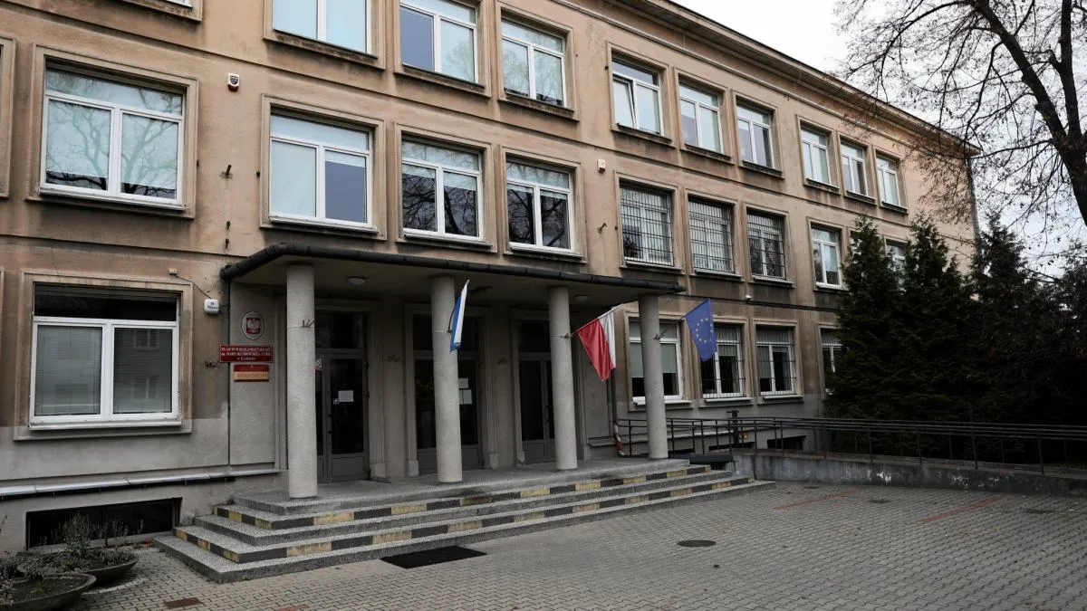 Zdjęcie XV LO Poznań: Renomowana szkoła z bogatą ofertą edukacyjną