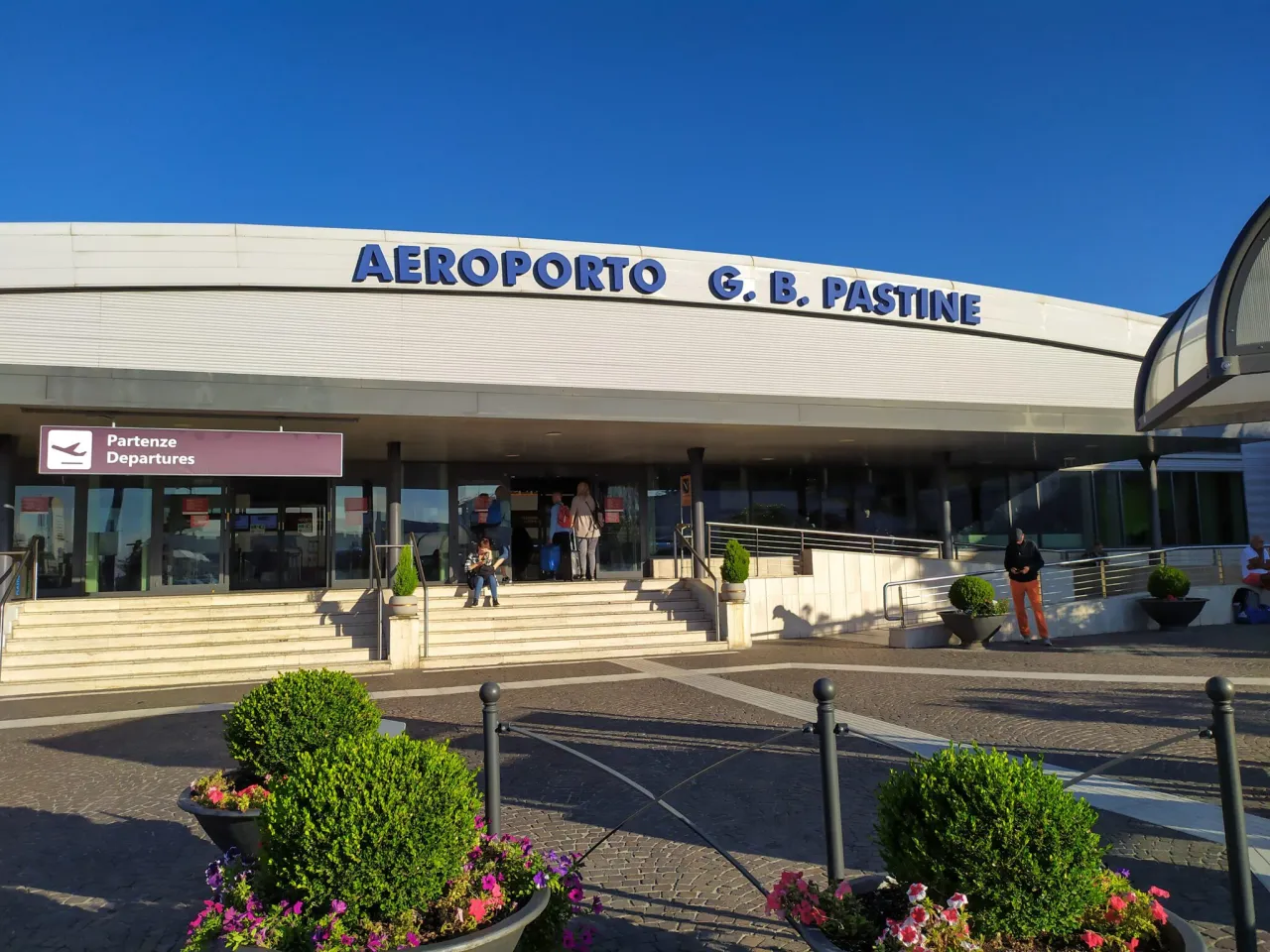 Zdjęcie Jak dojechać z lotniska Ciampino do Watykanu - najtańsze i wygodne opcje transportu