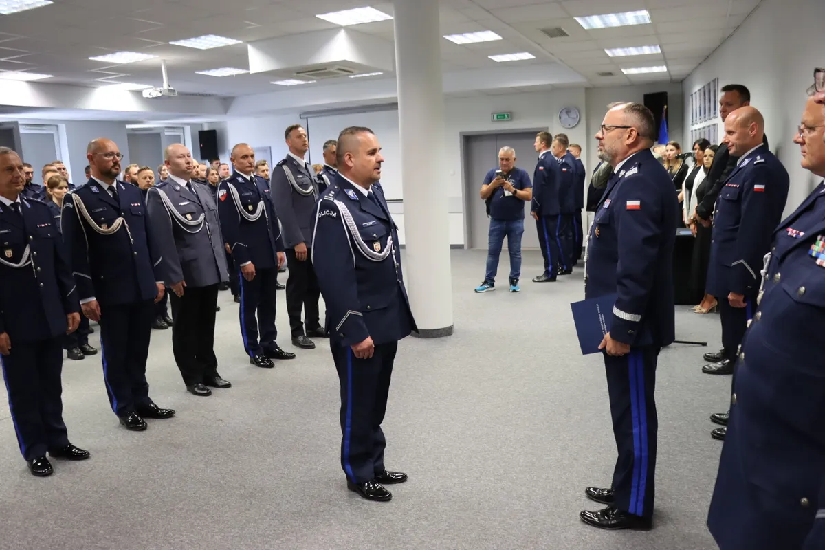 Zdjęcie Kim jest komendant miejski policji w Radomiu? Poznaj Roberta Janika
