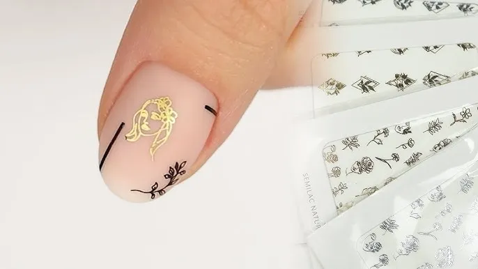 Zdjęcie Naklejki na paznokcie: Przewodnik krok po kroku do trwałego zdobienia