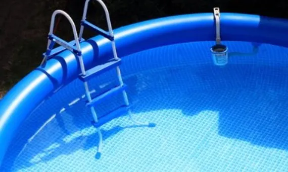 Zdjęcie Jak skutecznie naprawić basen ogrodowy: 5 sprawdzonych metod