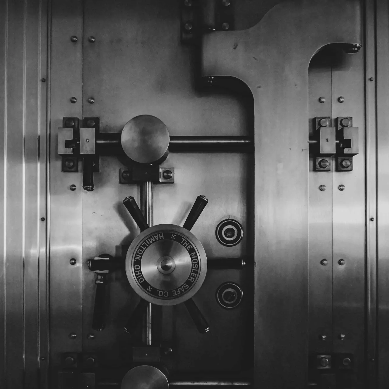 Zdjęcie Który bank udziela kredytów we frankach? Sprawdź, zanim zaciągniesz!
