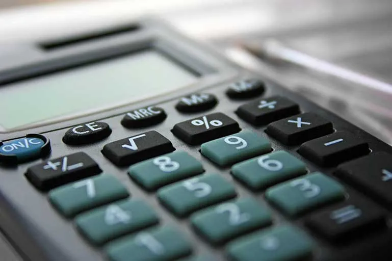 Zdjęcie Znak przybliżenia w matematyce - jak go używać i zrozumieć?