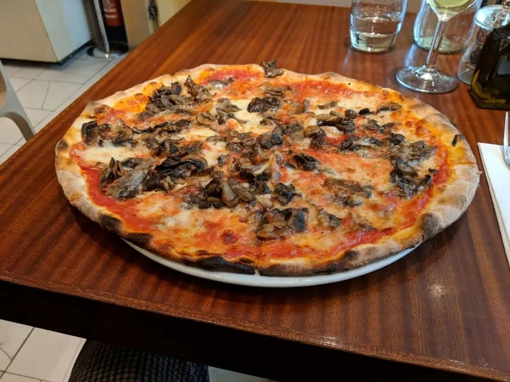 Zdjęcie Ile kosztuje pizza w Rzymie? Ceny, które zaskoczą turystów