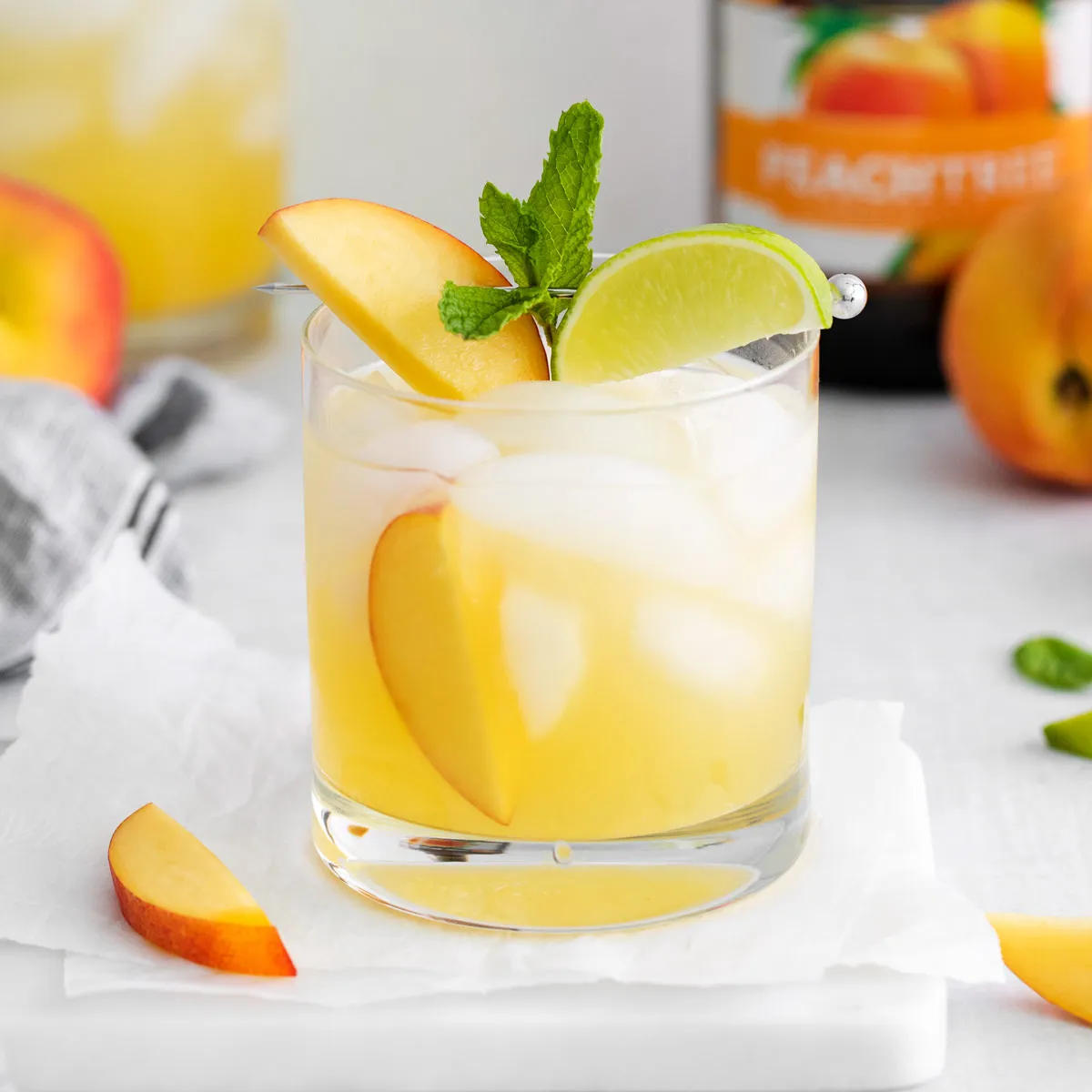 Zdjęcie Najlepsze przepisy na drinki z likierem Peachtree, które musisz spróbować