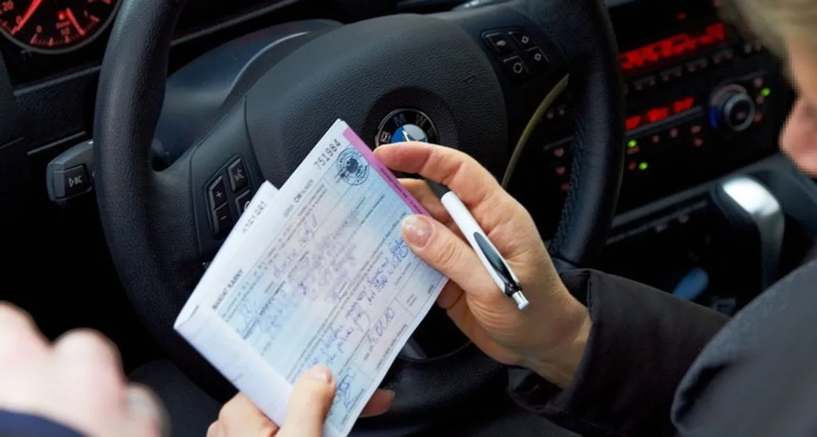 Zdjęcie Czy straż miejska może wystawić mandat za parkowanie na osiedlu? Sprawdź zasady