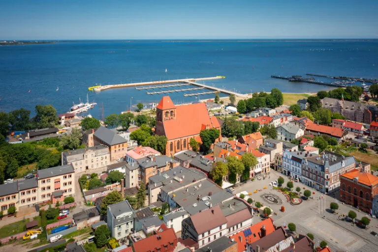 Zdjęcie Gdzie szukać noclegów nad morzem? Odkryj najtańsze opcje i triki