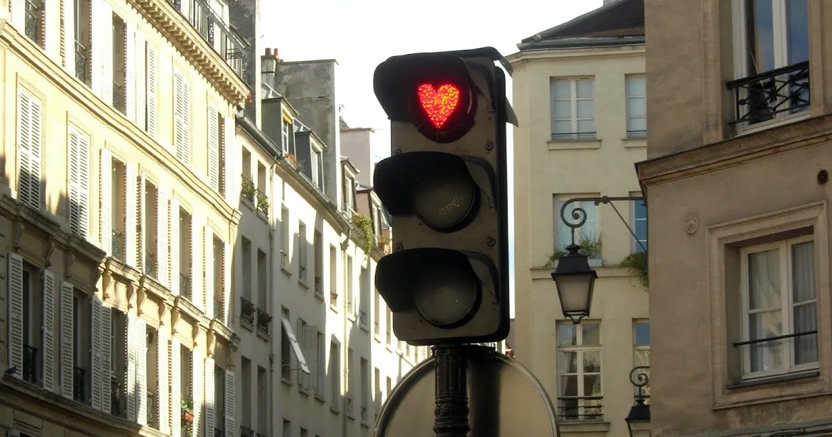 Zdjęcie Dlaczego warto odwiedzić Paryż? Odkryj niezapomniane atrakcje i smaki