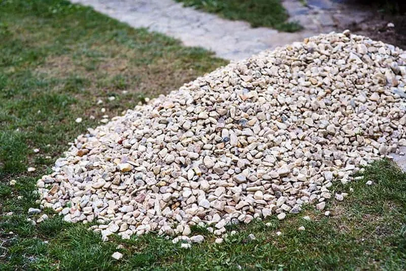 Zdjęcie Tona kruszywa na m²: Jak obliczyć pokrycie powierzchni?