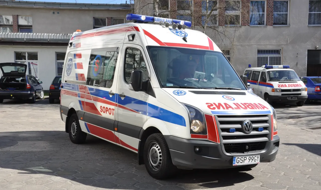 Zdjęcie Czy pogotowie przyjedzie do pijanego? Ważne informacje i zasady