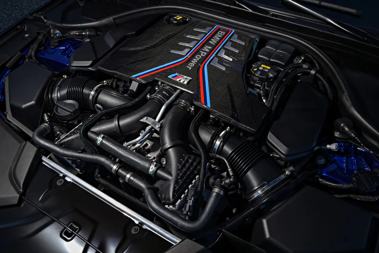 Zdjęcie Silniki BMW: Technologia i Moc dla Miłośników Motoryzacji
