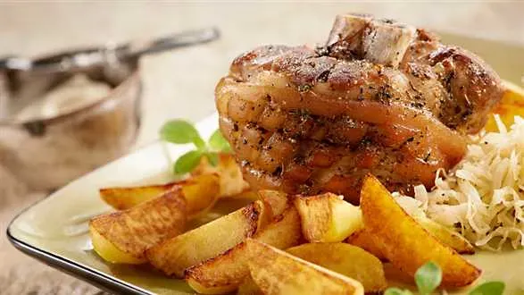 Zdjęcie Która golonka lepsza: przednia czy tylna? Porównanie smaków i przygotowania