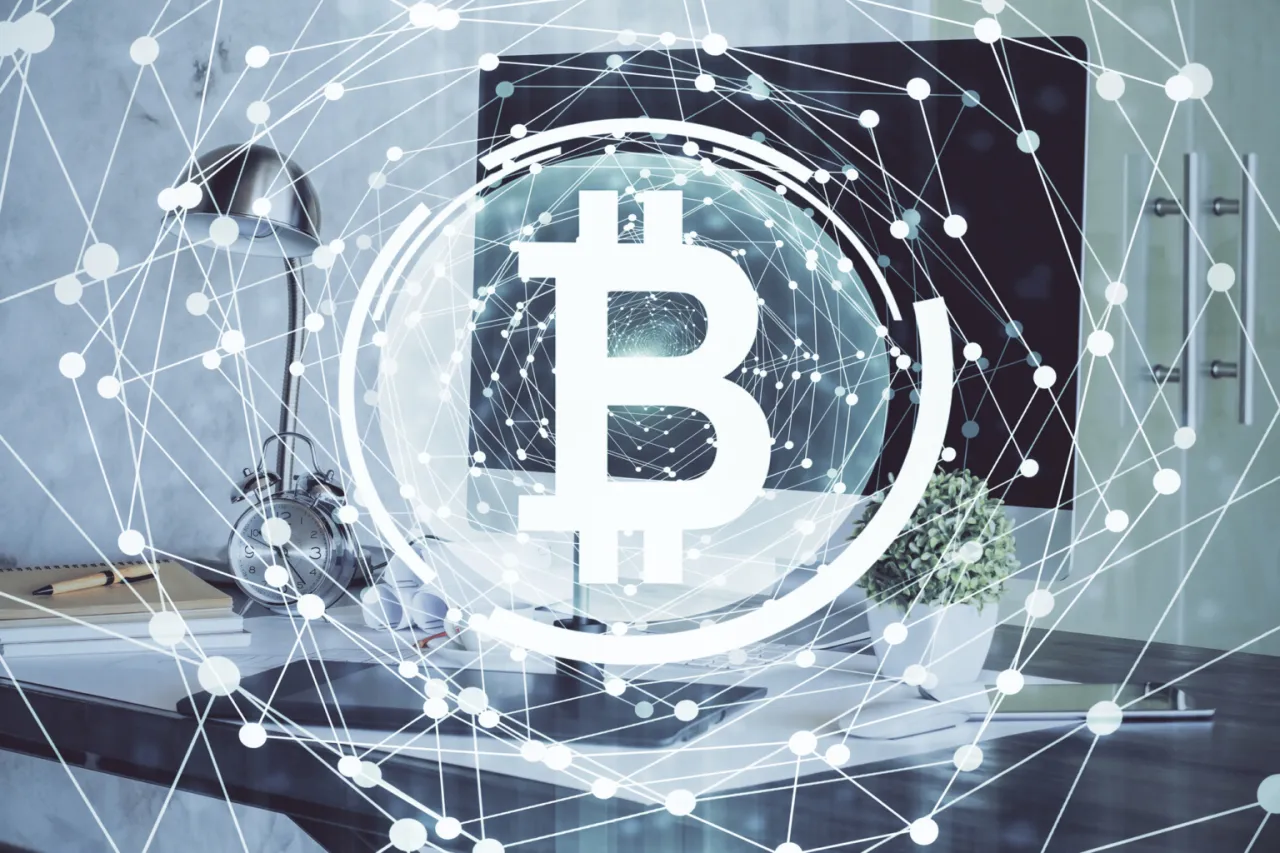 Zdjęcie Czy warto inwestować w bitcoina? Poznaj ryzyka i korzyści