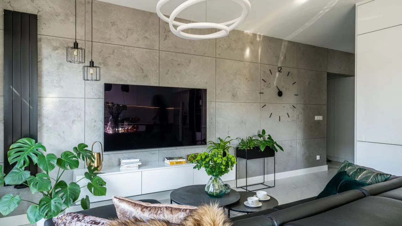 Zdjęcie Czym ozdobić ścianę w salonie? 15 inspirujących pomysłów