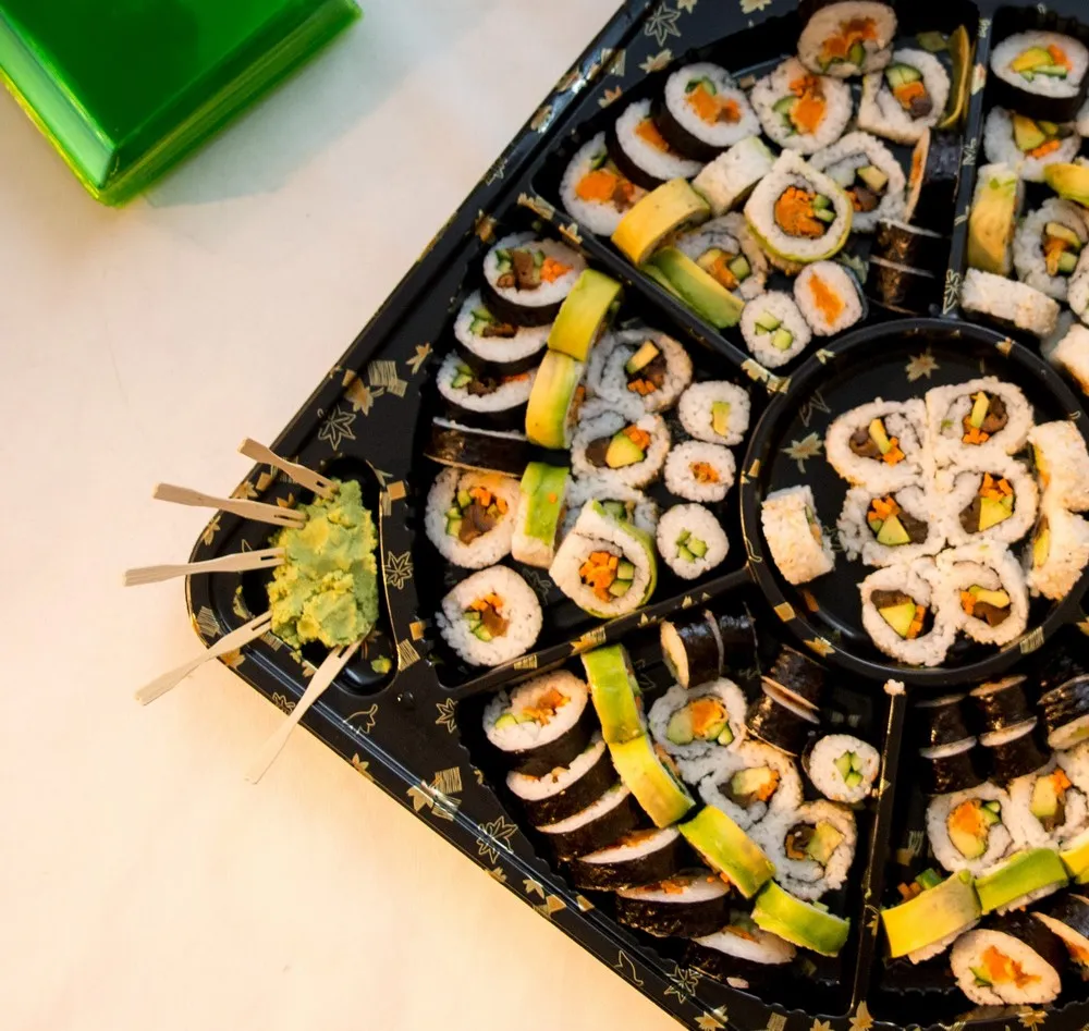 Zdjęcie Jaki zestaw sushi dla 2 osób wybrać? Porady i najlepsze opcje na udany posiłek