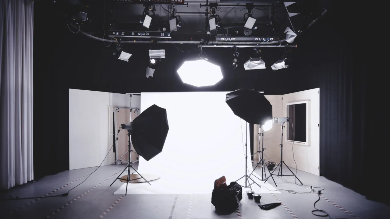 Zdjęcie Produkcja filmów reklamowych: proces, etapy i znaczenie