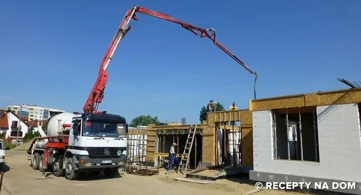 Zdjęcie Beton z gruszki czy betoniarki: co wybrać, by uniknąć kosztów?