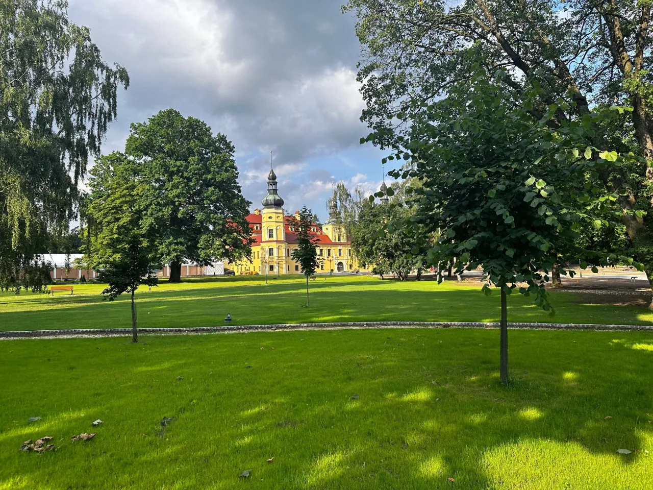 Zdjęcie Pałac w Żyrowej - odkryj jego fascynującą historię i architekturę
