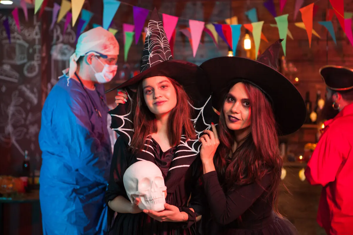 Zdjęcie Jak zrobić wyjątkowe stroje na Halloween dla dorosłych w prosty sposób