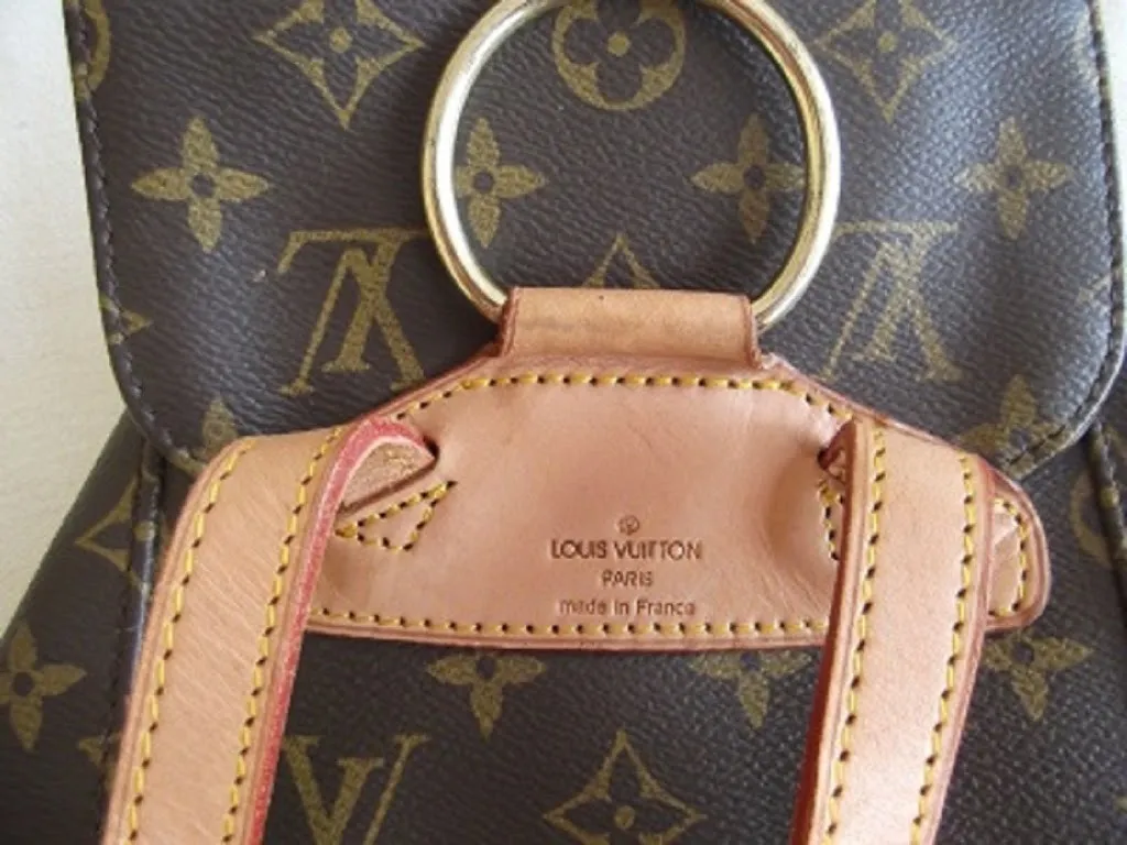Zdjęcie Jak rozpoznać oryginalny plecak Louis Vuitton i uniknąć podróbek
