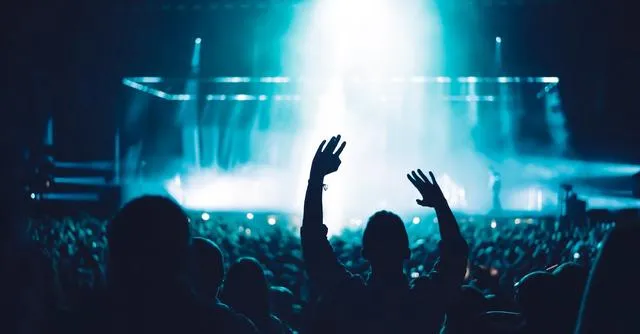 Zdjęcie Wszystko co musisz wiedzieć o gatunkach EDM i ich cechach w muzyce