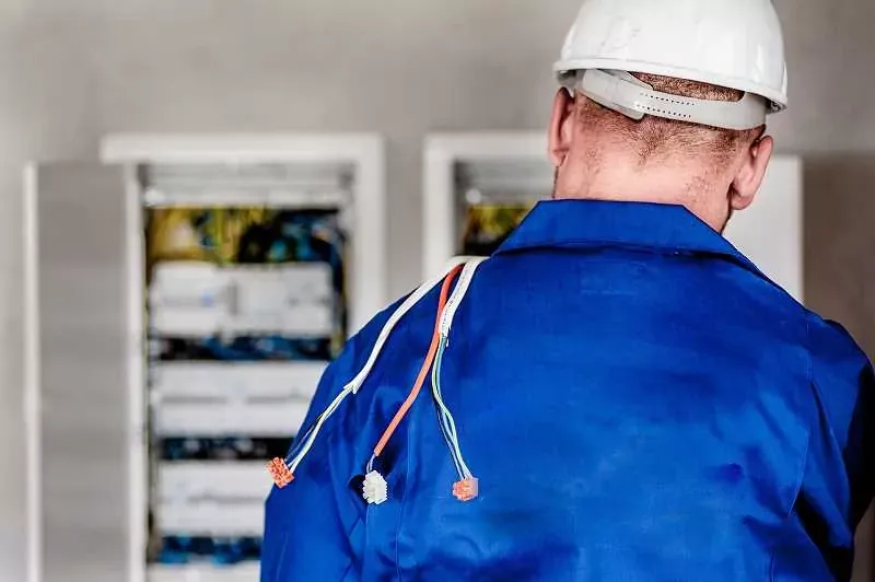 Zdjęcie Ile naprawdę kosztuje przyłącze energetyczne i od czego zależy cena?