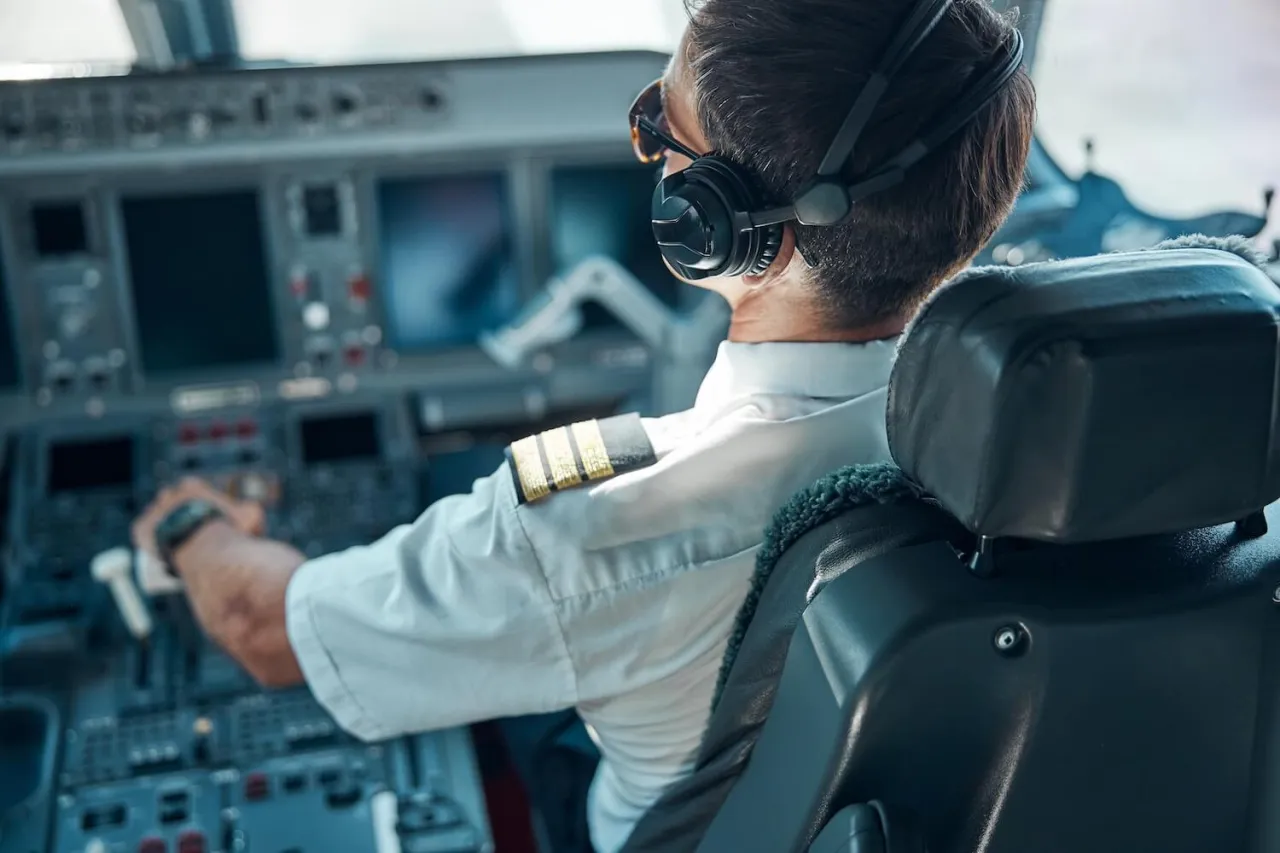 Zdjęcie Ile zarabiają piloci Ryanair? Zaskakujące fakty o wynagrodzeniach