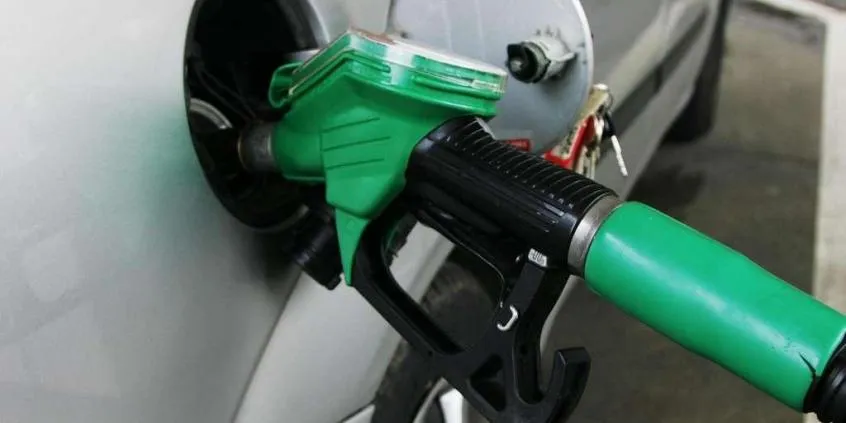 Zdjęcie Ile przejedzie diesel na benzynie i jakie niesie to ryzyko?