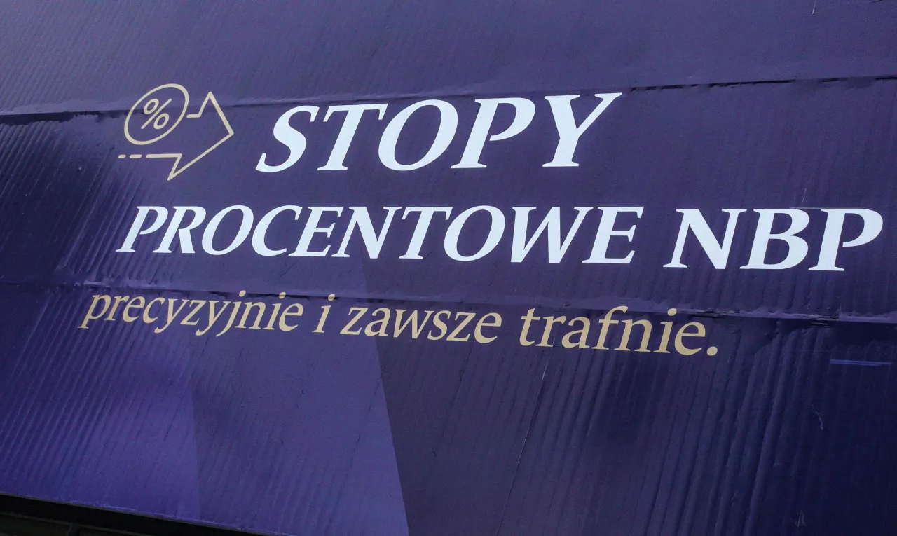 Zdjęcie Czy możesz założyć konto osobiste w NBP? Poznaj ważne ograniczenia prawne