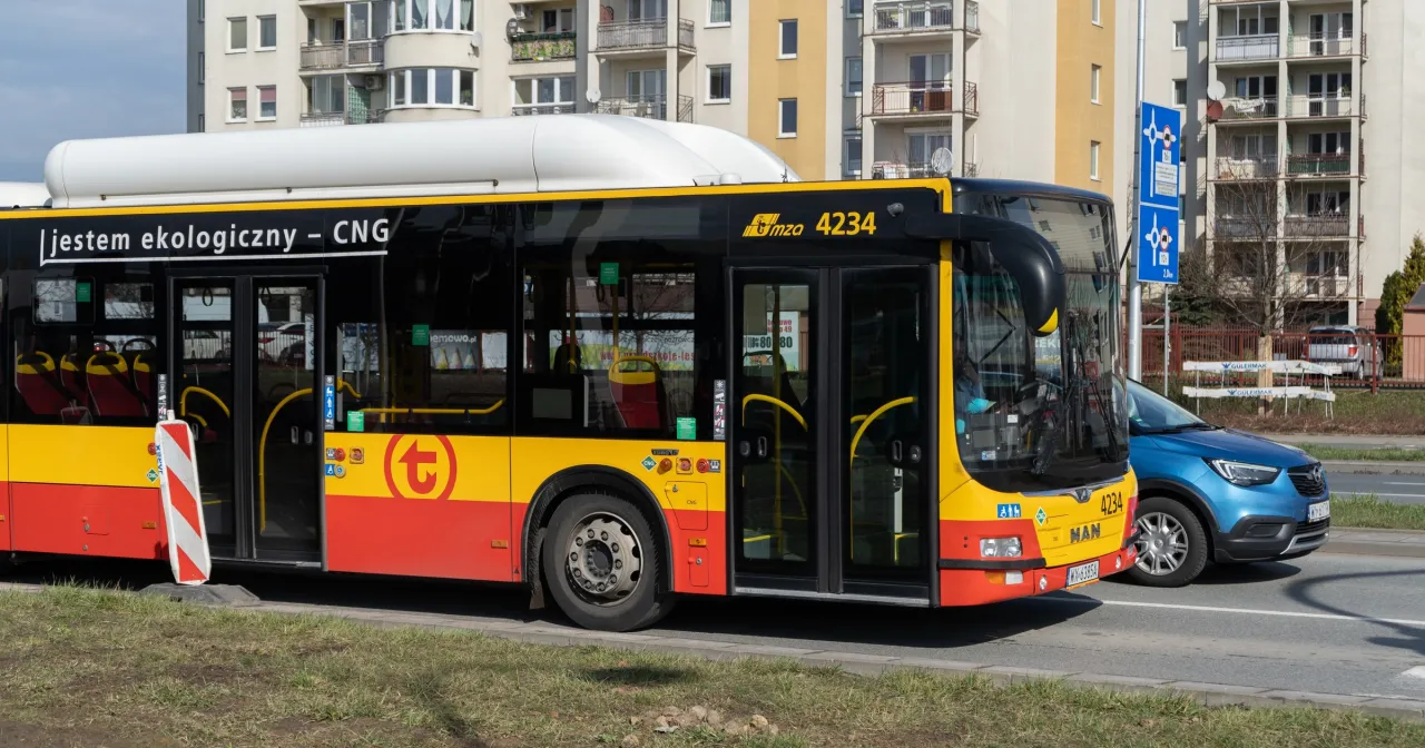 Zdjęcie Jak dojechać do sejmu? Sprawdź najlepsze opcje transportu w Warszawie