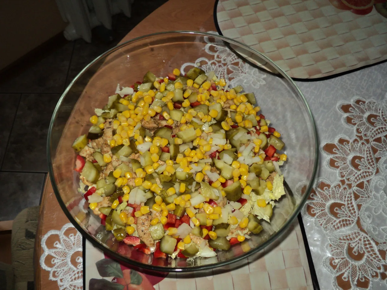 Zdjęcie Jak zrobić sałatkę z gyrosa – prosty przepis na pyszne danie