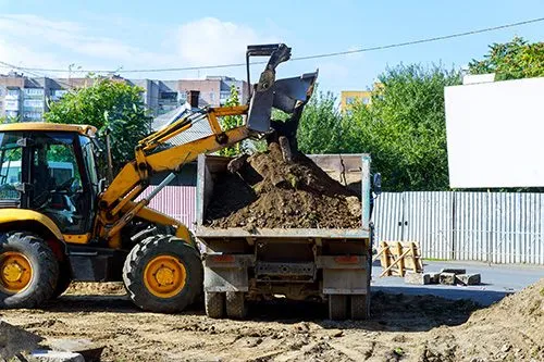 Zdjęcie Ile kosztuje kurs na koparko ładowarkę? Sprawdź, zanim zapłacisz!