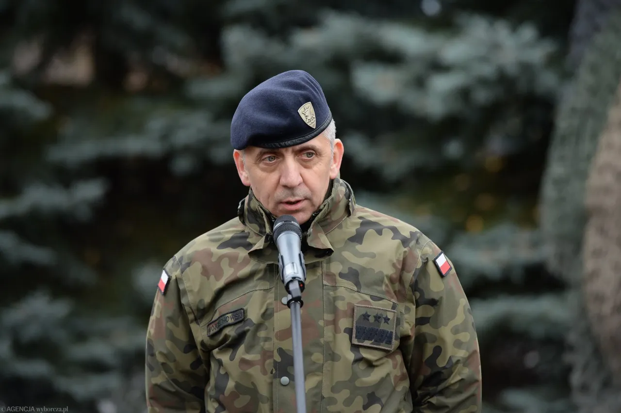 Zdjęcie Generał Wojciechowski: Kariera, osiągnięcia i wpływ na Wojsko Polskie