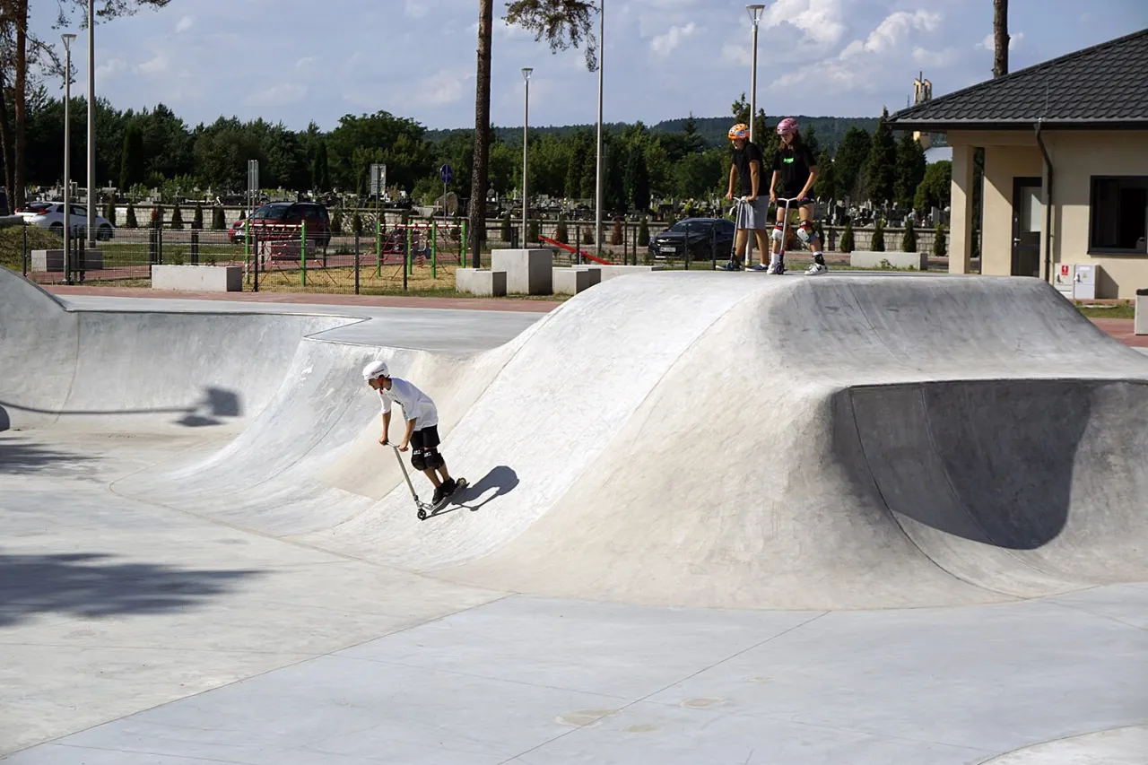 Zdjęcie Skarżysko Kamienna skatepark – odkryj najlepsze atrakcje i opinie