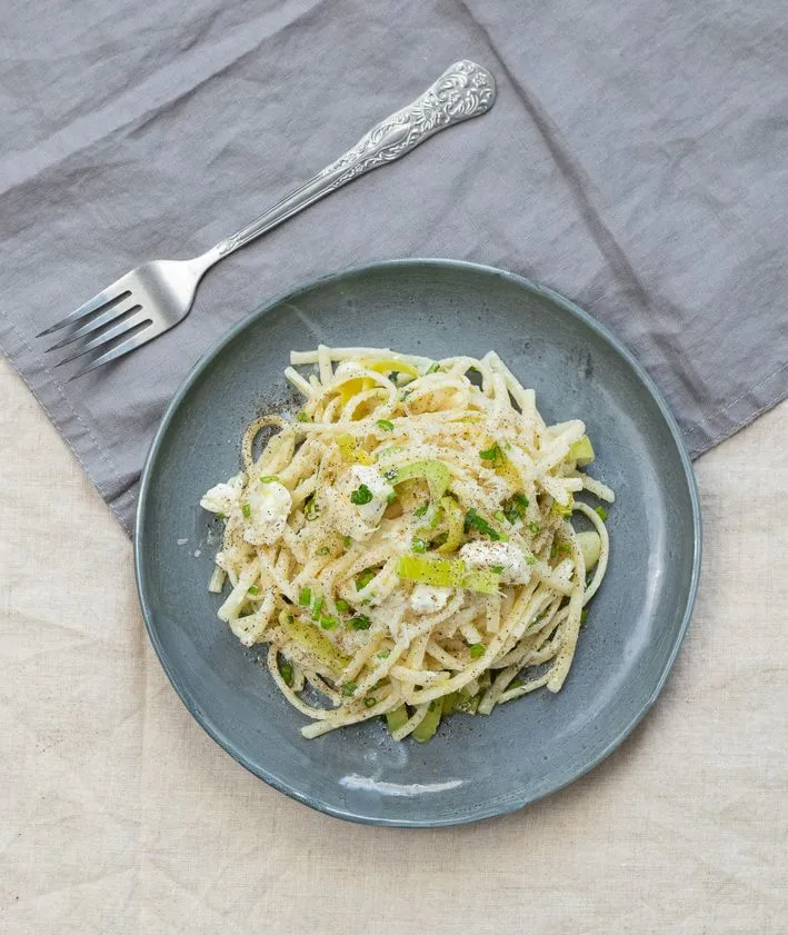 Zdjęcie Pyszne spaghetti z porem: łatwe przepisy, które zaskoczą Twoje kubki smakowe