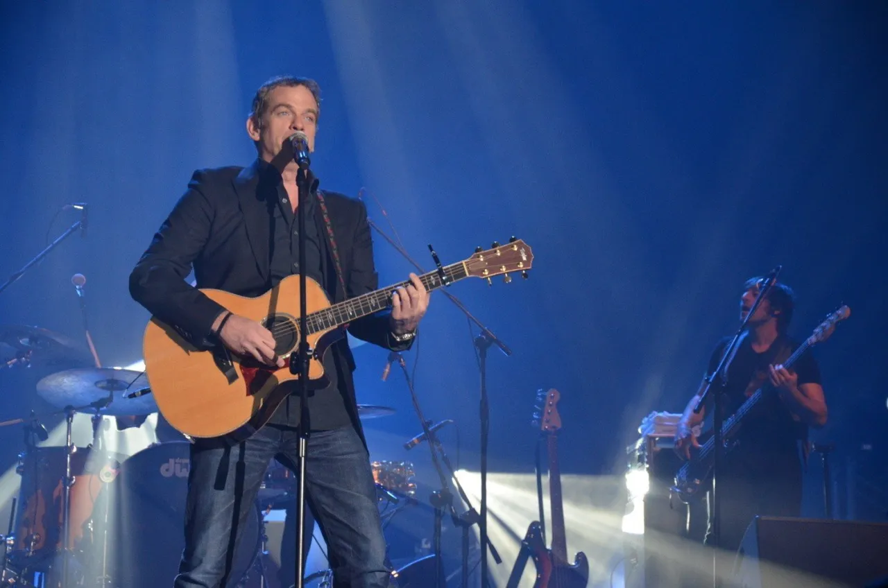 Zdjęcie Ile trwa koncert Garou? Odkryj długość występów i więcej informacji