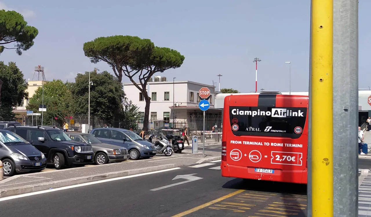 Zdjęcie Jak dojechać z lotniska Ciampino do Termini - najlepsze opcje transportu