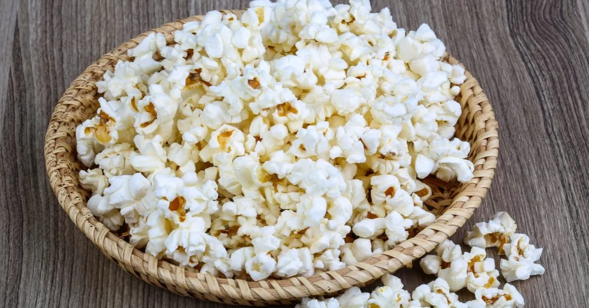 Zdjęcie Poznaj prawdziwą kaloryczność popcornu i wszystkich jego rodzajów - Analiza