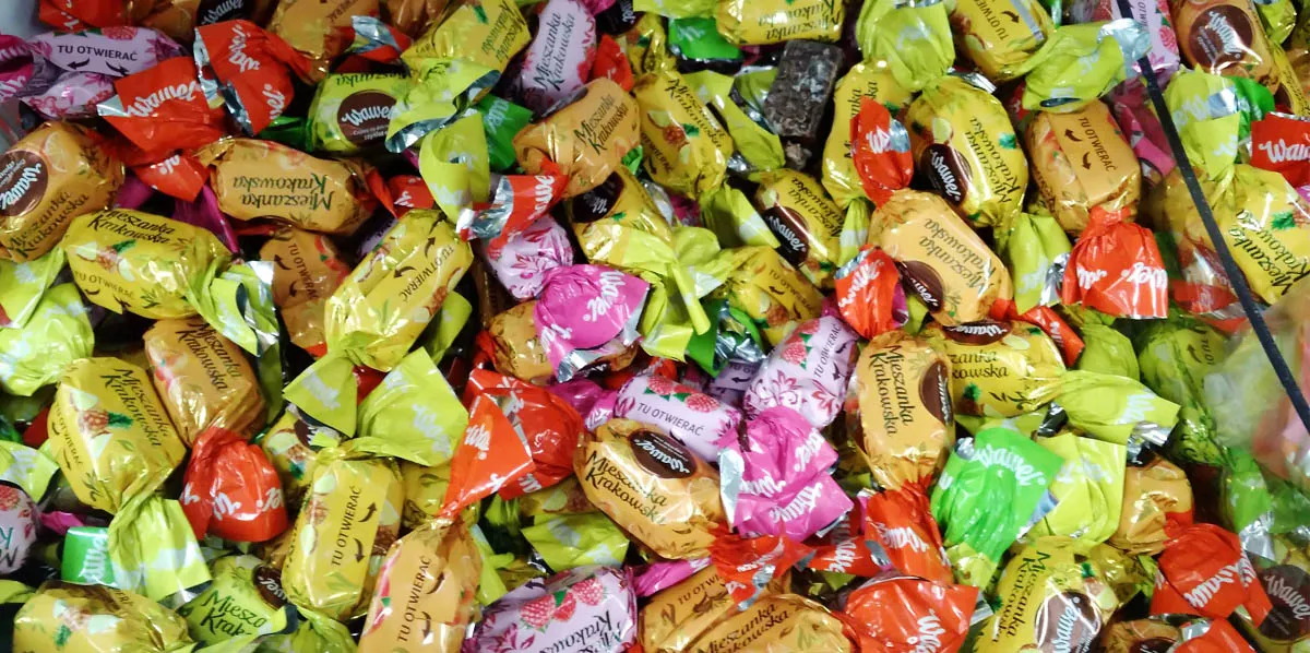 Zdjęcie Czy mieszanka krakowska jest wegańska? Sprawdź skład i zagrożenia