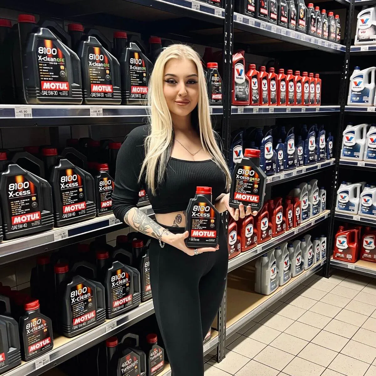 Zdjęcie Motul opinie: Dlaczego użytkownicy chwalą oleje Motul 8100?