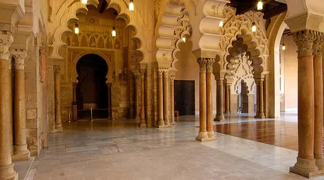 Zdjęcie Palacio de la Aljafer&iacute;a: Horarios, precios y c&oacute;mo visitarlo gratis