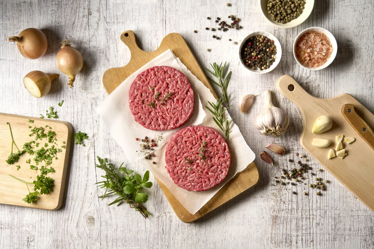 Zdjęcie Jak przygotować mrożone hamburgery, by uniknąć błędów w kuchni