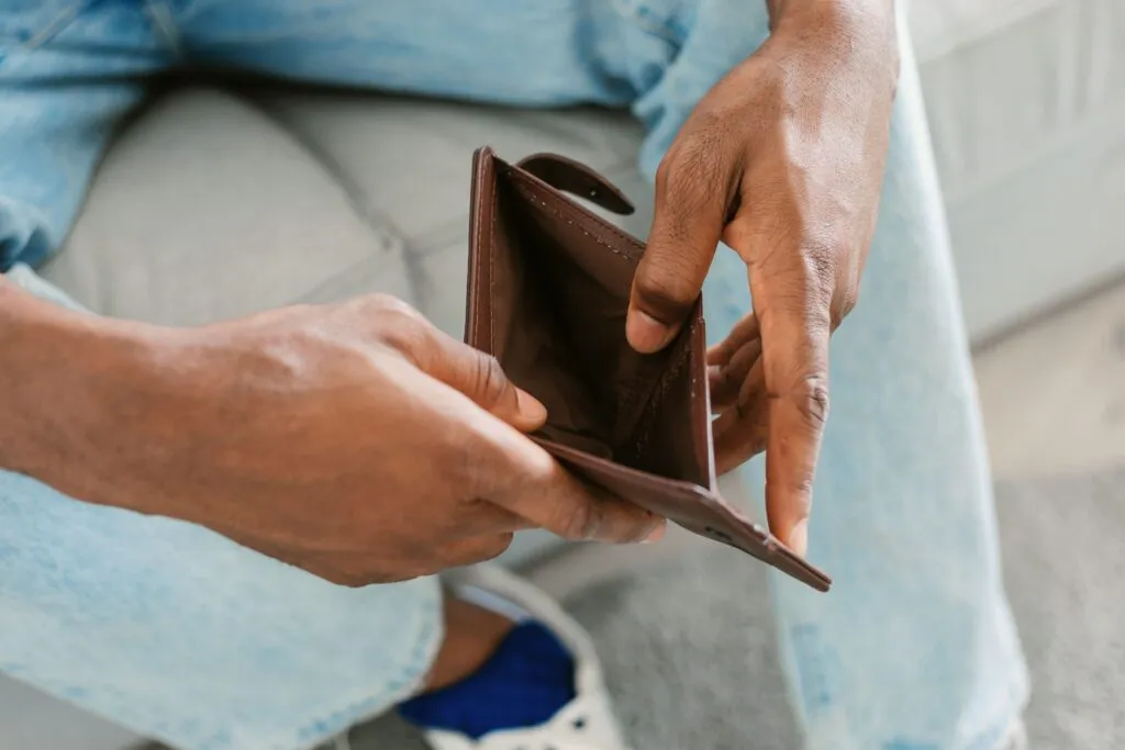 Zdjęcie Czy komornik może zająć pożyczkę? Poznaj swoje prawa i ochronę