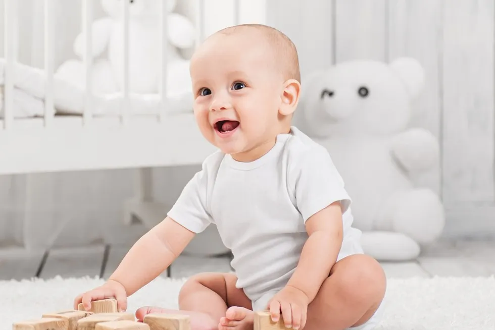 Zdjęcie Kiedy dziecko je samodzielnie? Odkryj kluczowe etapy rozwoju