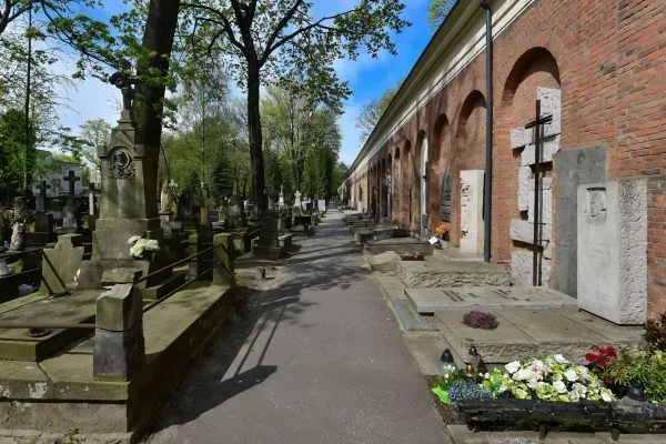 Zdjęcie Jak sprawdzić datę pogrzebu w Lubinie i uniknąć nieporozumień
