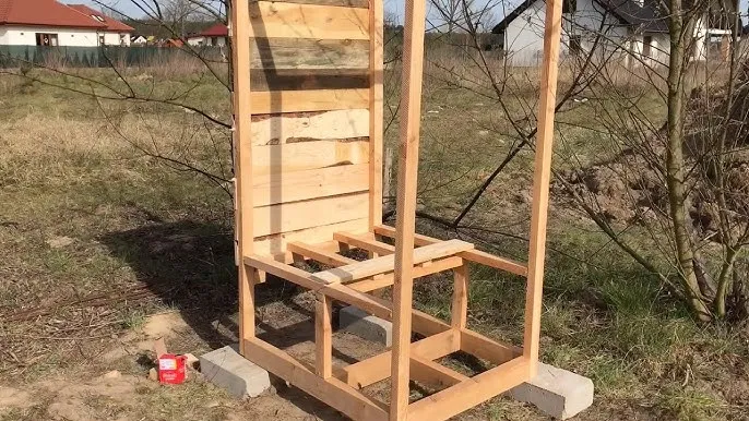 Zdjęcie Jak zrobić toaletę na działce - uniknij najczęstszych błędów budowlanych