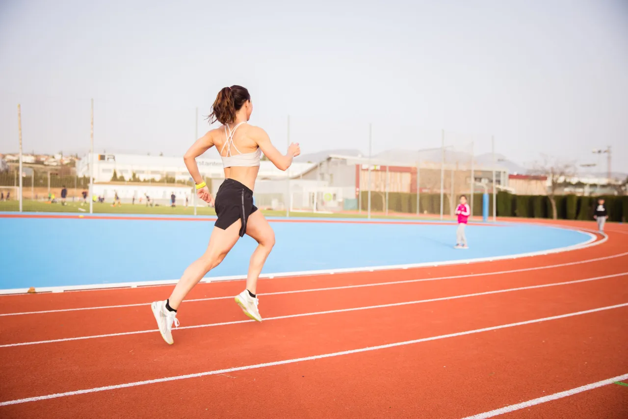 Zdjęcie Cuál es un buen ritmo para correr y cómo mejorar tu rendimiento